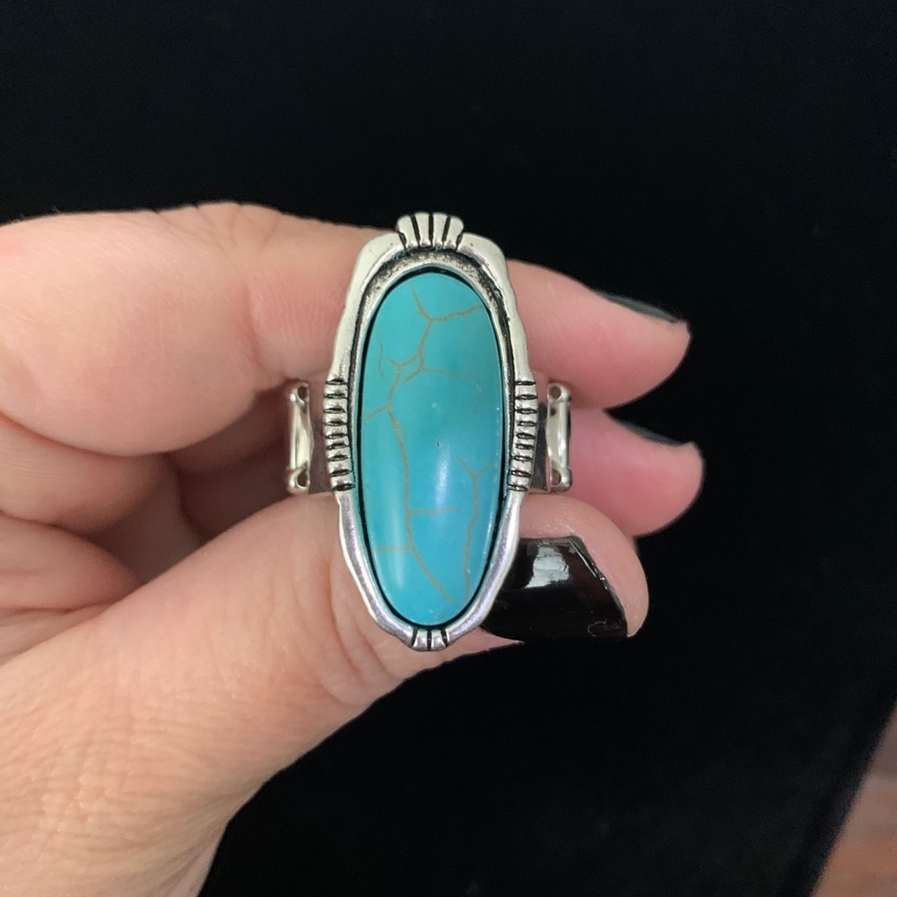 Turquoise crackle stone ring